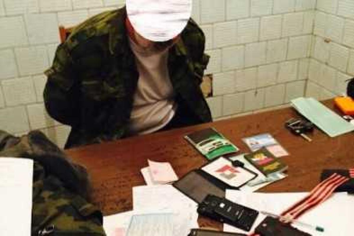 Чуть-чуть заплутал: житель Якутии, работавший "трактористом" у боевиков "ДНР", нарвался на украинский блокпост Чуть-чуть заплутал: житель Якутии, работавший "трактористом" у боевиков "ДНР", нарвался на украинский блокпост