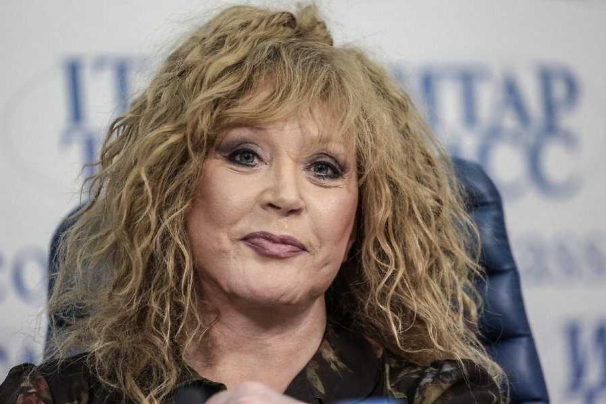 Алла Пугачева сверкнула стройными ножками на светском рауте