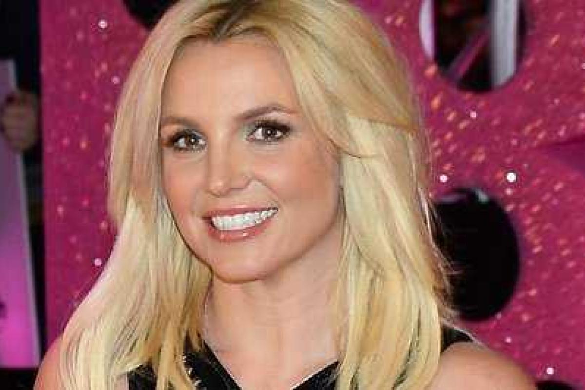 Поклонники в пух и прах раскритиковали фигуру Бритни Спирс 