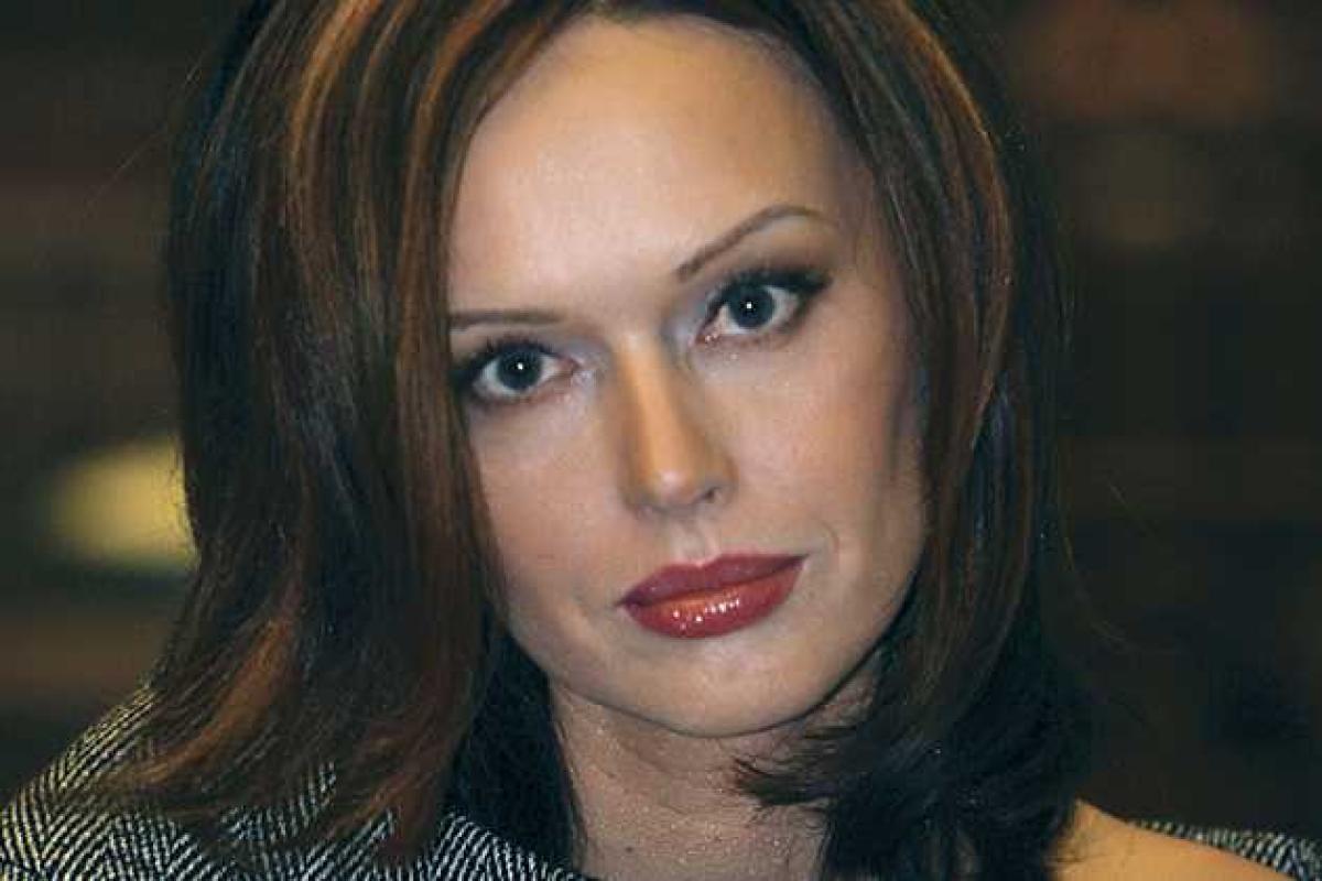 Экс-супруга Сергея Безрукова подает в суд на папарацци, которые могли ее убить