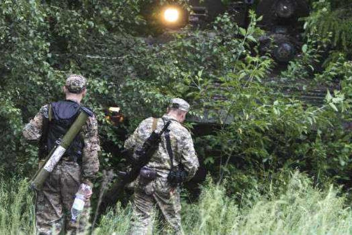 Боевики разместили видео, на котором показали разведку в буферной зоне у позиций сил АТО Боевики разместили видео, на котором показали разведку в буферной зоне у позиций сил АТО