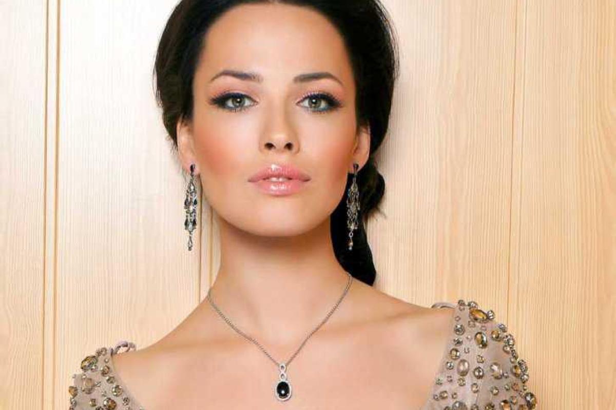 Новый подарос в стиле "ню" от Даши Астафьевой