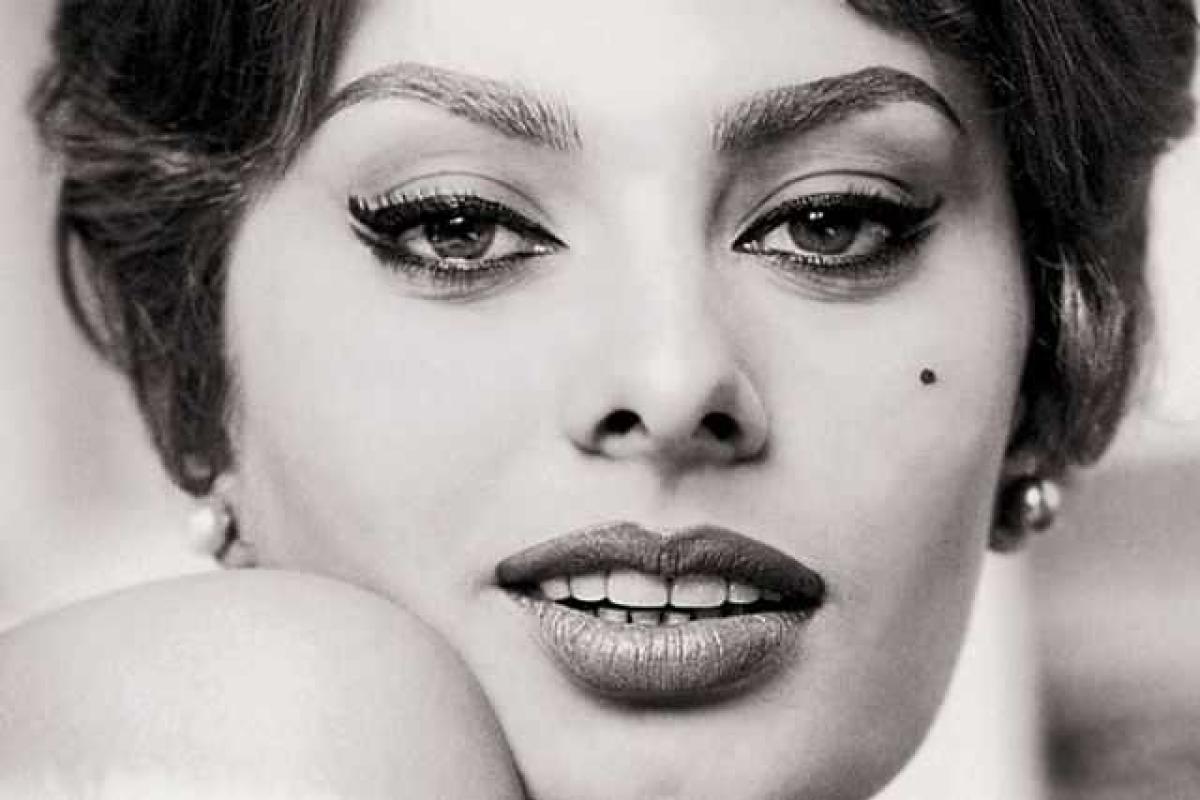 В честь легендарной Софи Лорен выпустили новый оттенок губной помады В честь легендарной Софи Лорен выпустили новый оттенок губной помады