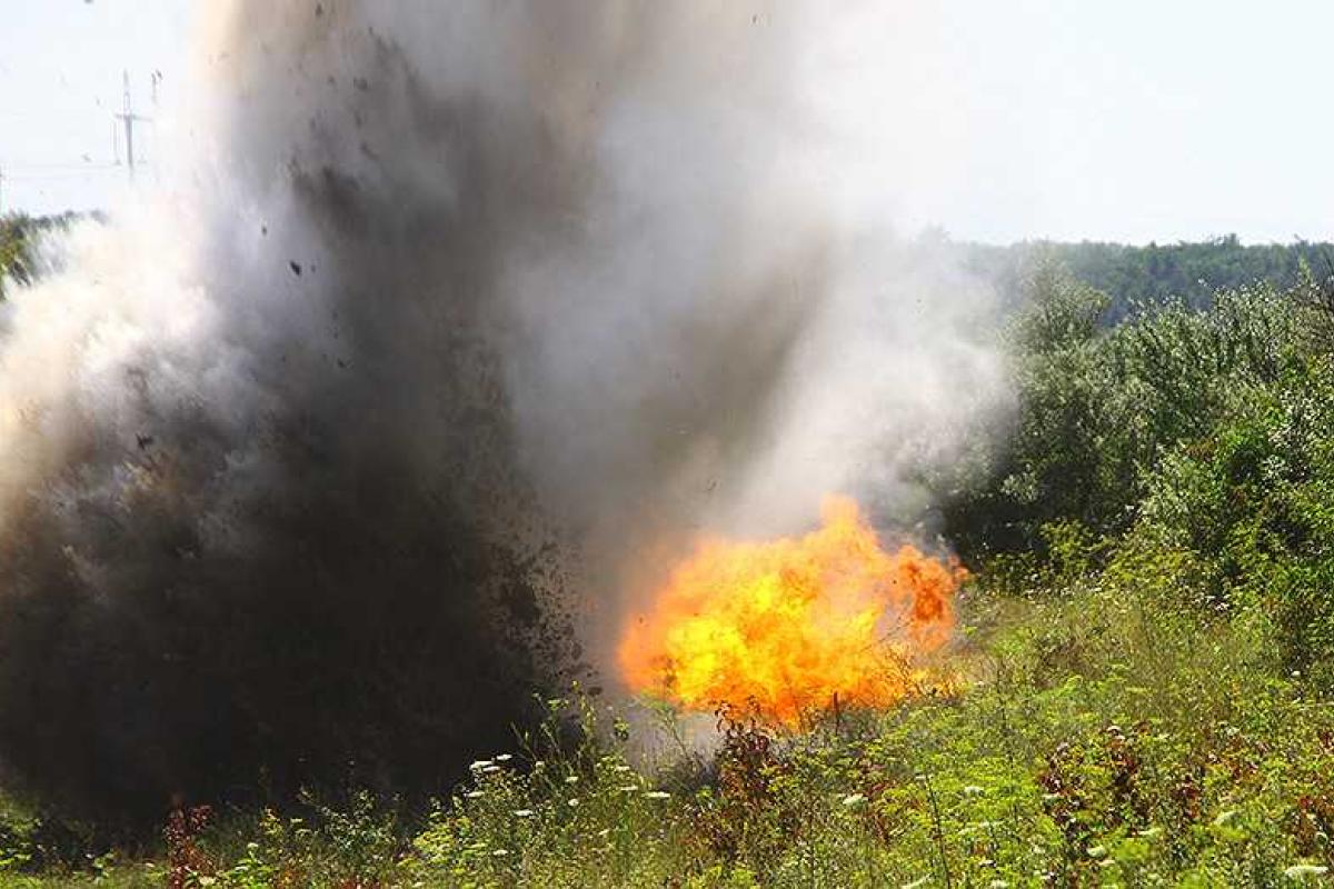 Третий мирный житель за сегодняшний день подорвался на растяжке Третий мирный житель за сегодняшний день подорвался на растяжке