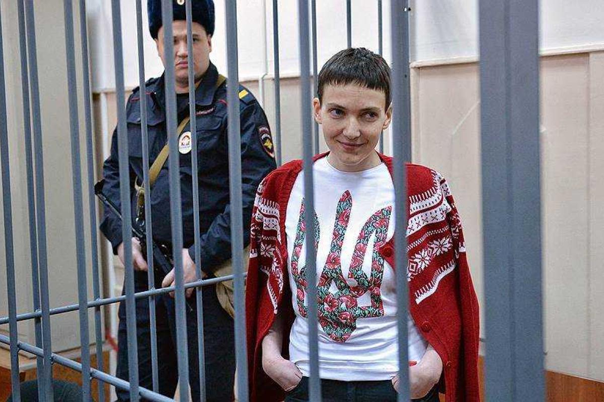 Вера Савченко обратилась к Порошенко с просьбой об обмене украинской летчицы на офицеров ГРУ