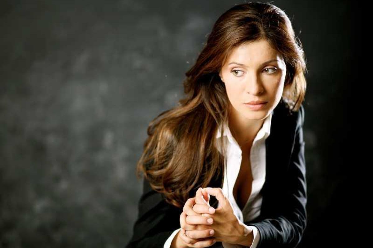 Звезда сериала "Кухня" продолжает баловать публику пикантными снимками