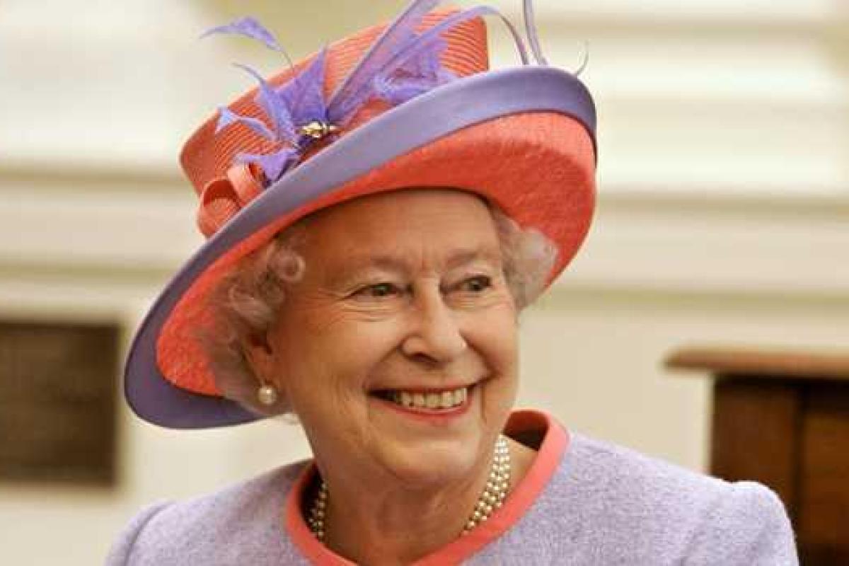 Порошенко поздравил Елизавету II в связи с ее рекордным пребыванием на троне Порошенко поздравил Елизавету II в связи с ее рекордным пребыванием на троне