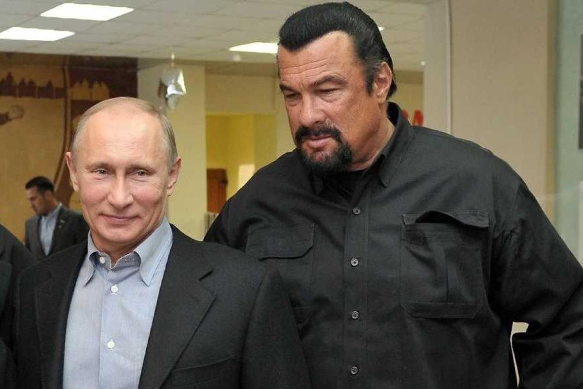Дружба - дружбой...: Путин отказался от спарринга со Стивеном Сигалом Дружба - дружбой...: Путин отказался от спарринга со Стивеном Сигалом