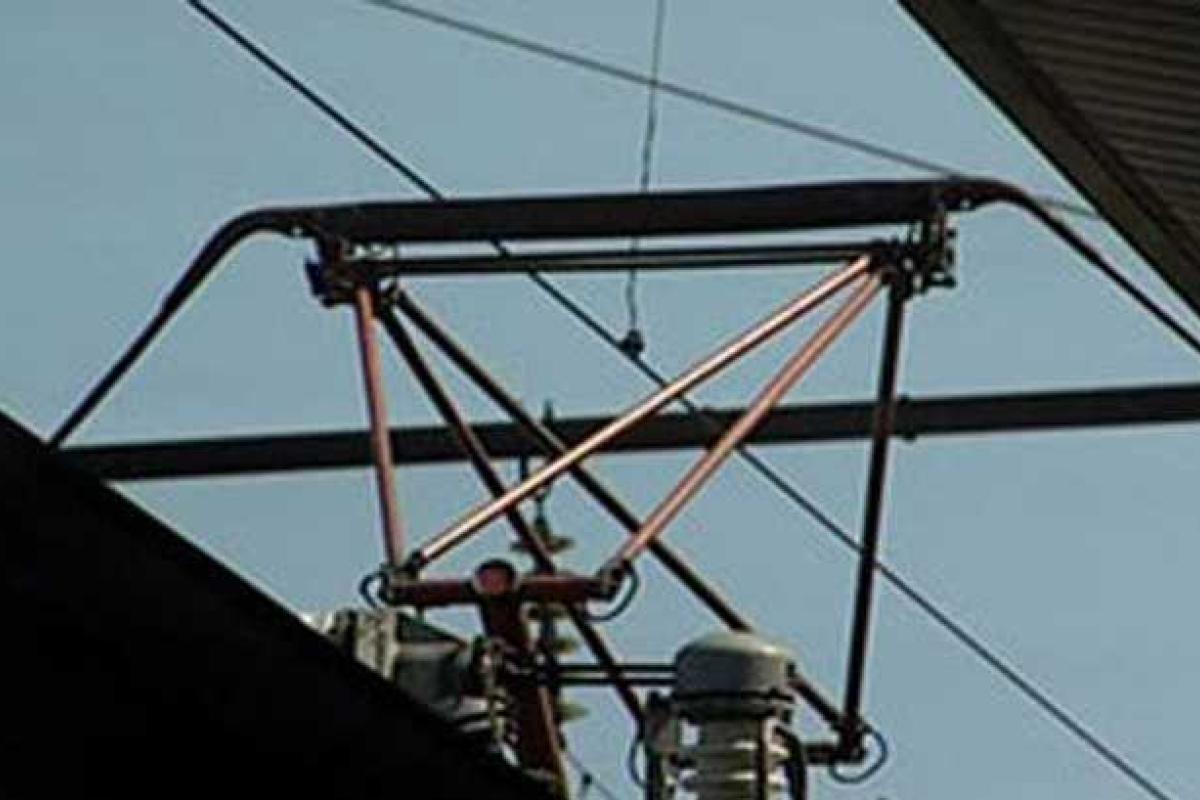 Опасные забавы: на Киевщине подростка ударило током на крыше электропоезда Опасные забавы: на Киевщине подростка ударило током на крыше электропоезда