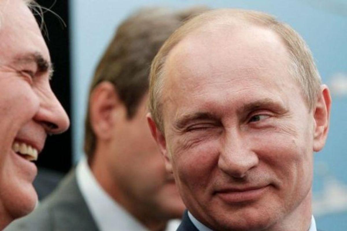 Путин решил на территории России уничтожить доллары и евро Путин решил на территории России уничтожить доллары и евро