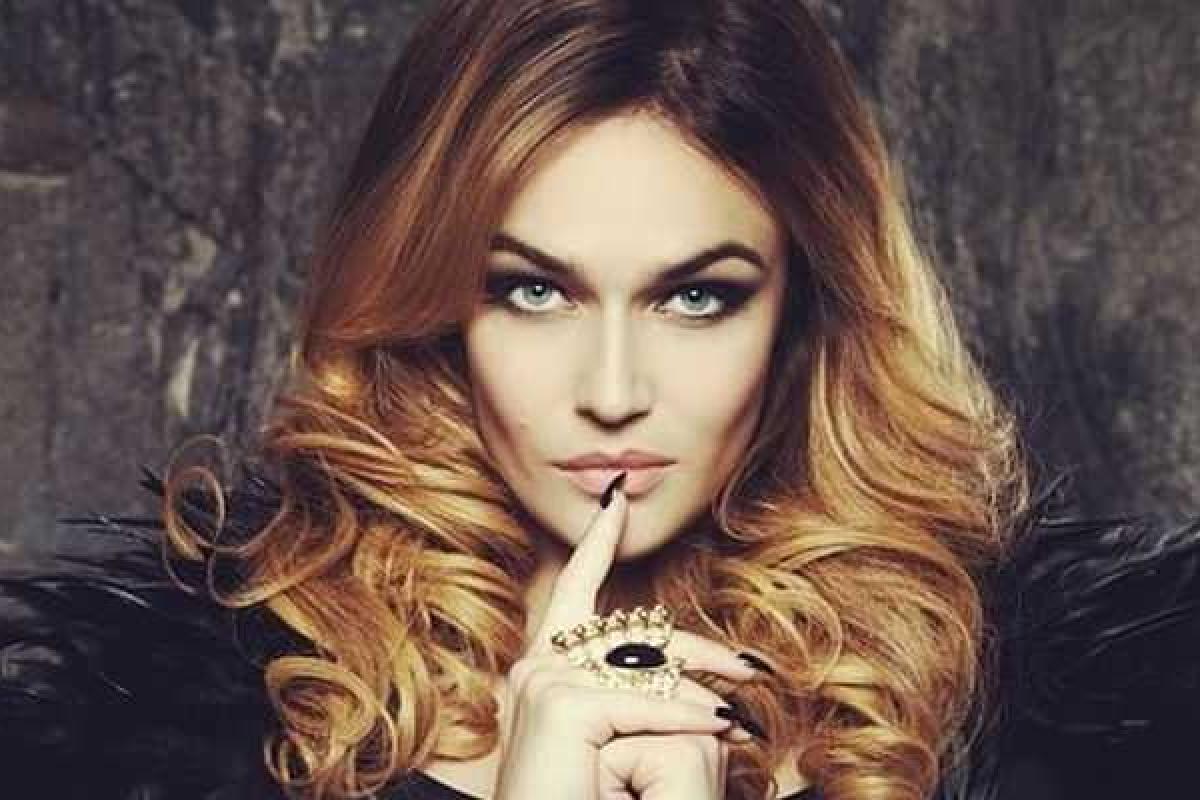 Алена Водонаева в шоке от своей новой стрижки Алена Водонаева в шоке от своей новой стрижки