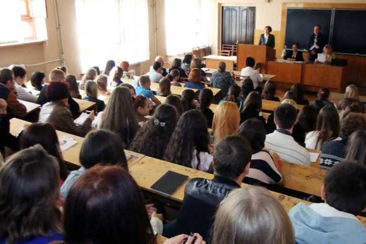 Горькая жизнь студентов в "ДНР": стипендию не платят, цены везде высокие, улучшения - только на словах Горькая жизнь студентов в "ДНР": стипендию не платят, цены везде высокие, улучшения - только на словах