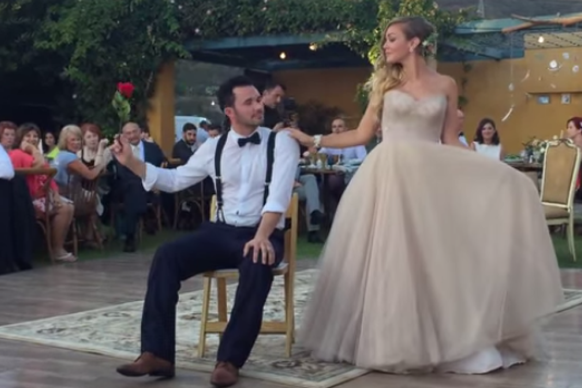 Видео волшебного свадебного танца стремительно набирает просмотры на youtube Видео волшебного свадебного танца стремительно набирает просмотры на youtube