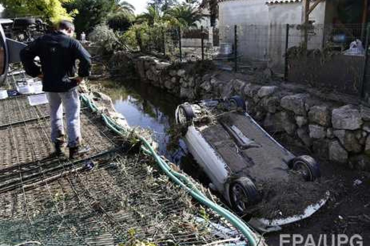 На юго-восток Франции пришла большая вода, неся смерть и разрушения. Видео На юго-восток Франции пришла большая вода, неся смерть и разрушения. Видео