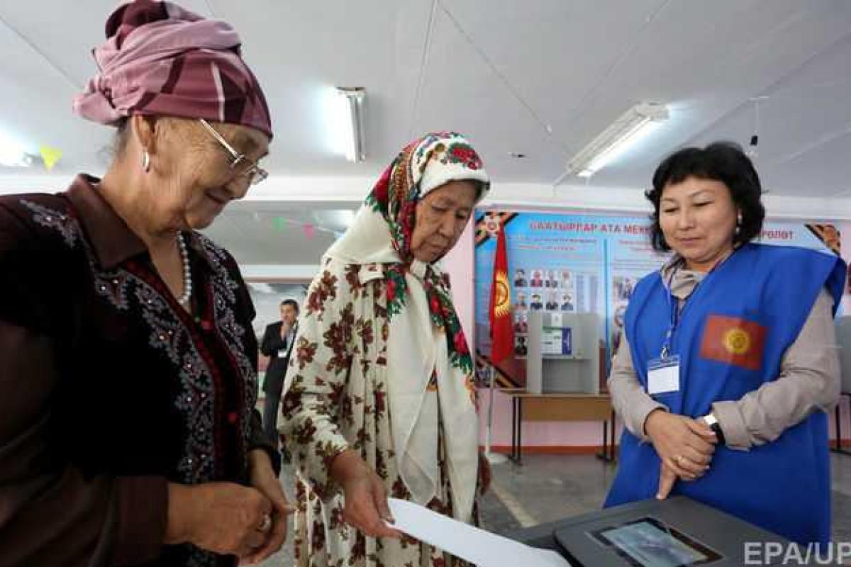 В Кыргызстане на выборах лидирует президентская Социал-демократическая партия В Кыргызстане на выборах лидирует президентская Социал-демократическая партия