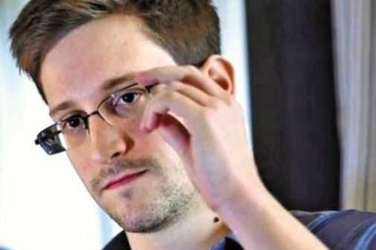 Сноуден готов променять жизнь в России на тюрьму в США Сноуден готов променять жизнь в России на тюрьму в США