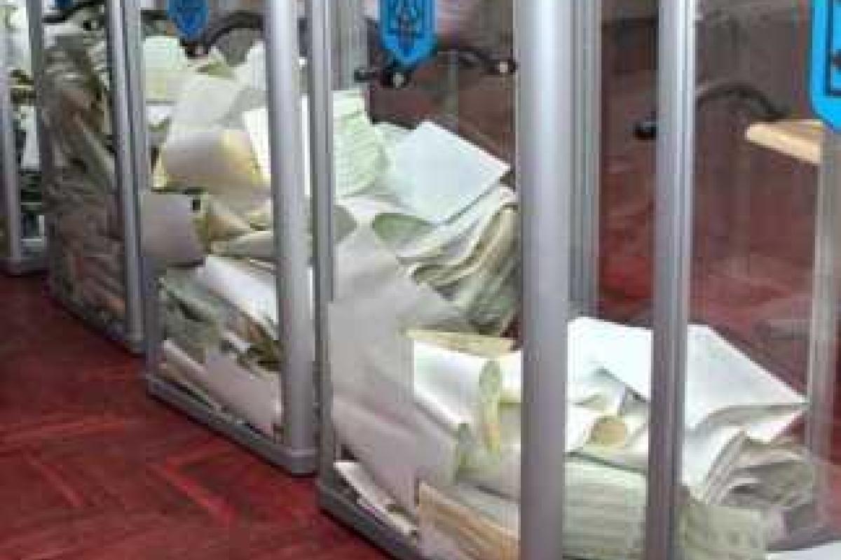 На избирательном участке в Киеве сорвана махинация с подставными лицами На избирательном участке в Киеве сорвана махинация с подставными лицами