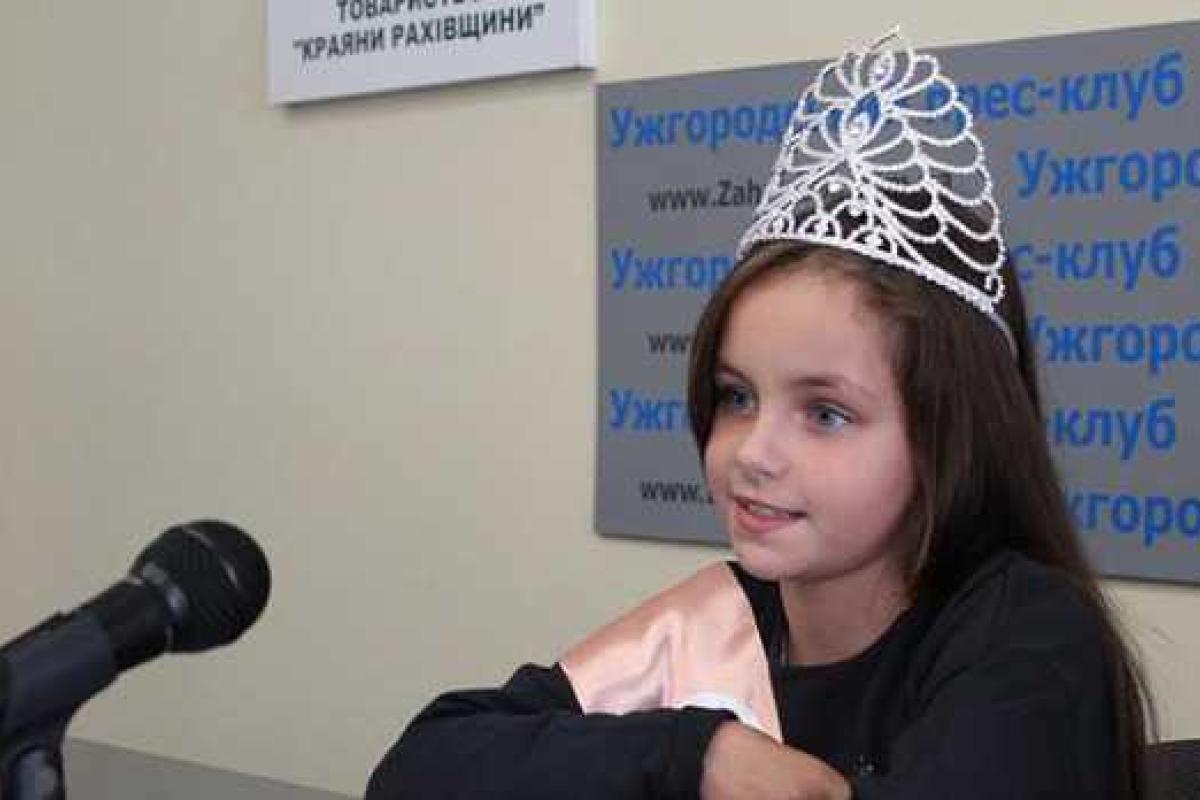 Юная украинка победила в конкурсе "Мини мисс мира 2015" Юная украинка победила в конкурсе "Мини мисс мира 2015"