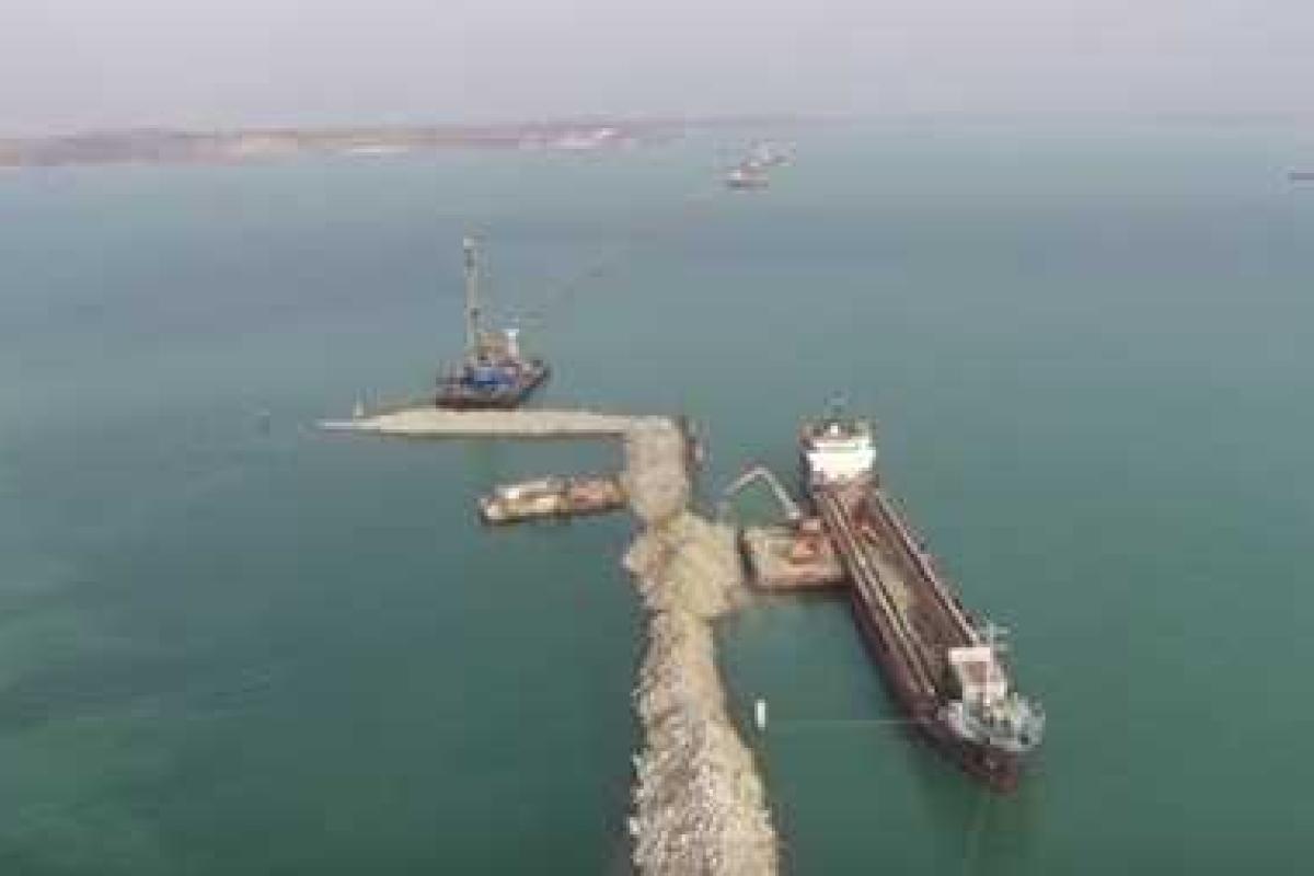 Видео строительства технологического моста через Керченский пролив с высоты птичьего полета Видео строительства технологического моста через Керченский пролив с высоты птичьего полета