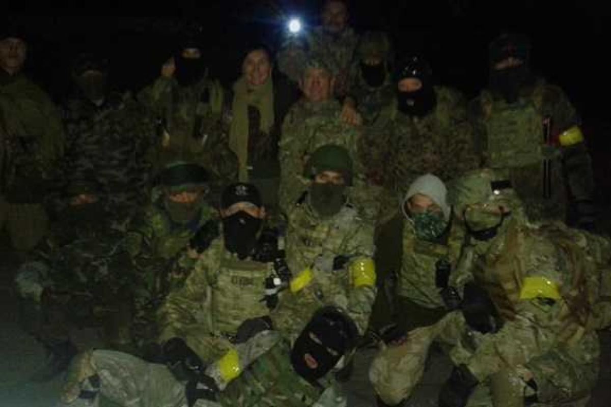 К мариупольским активистам, штурмующим типографию, присоединились бойцы ДУК "ПС"