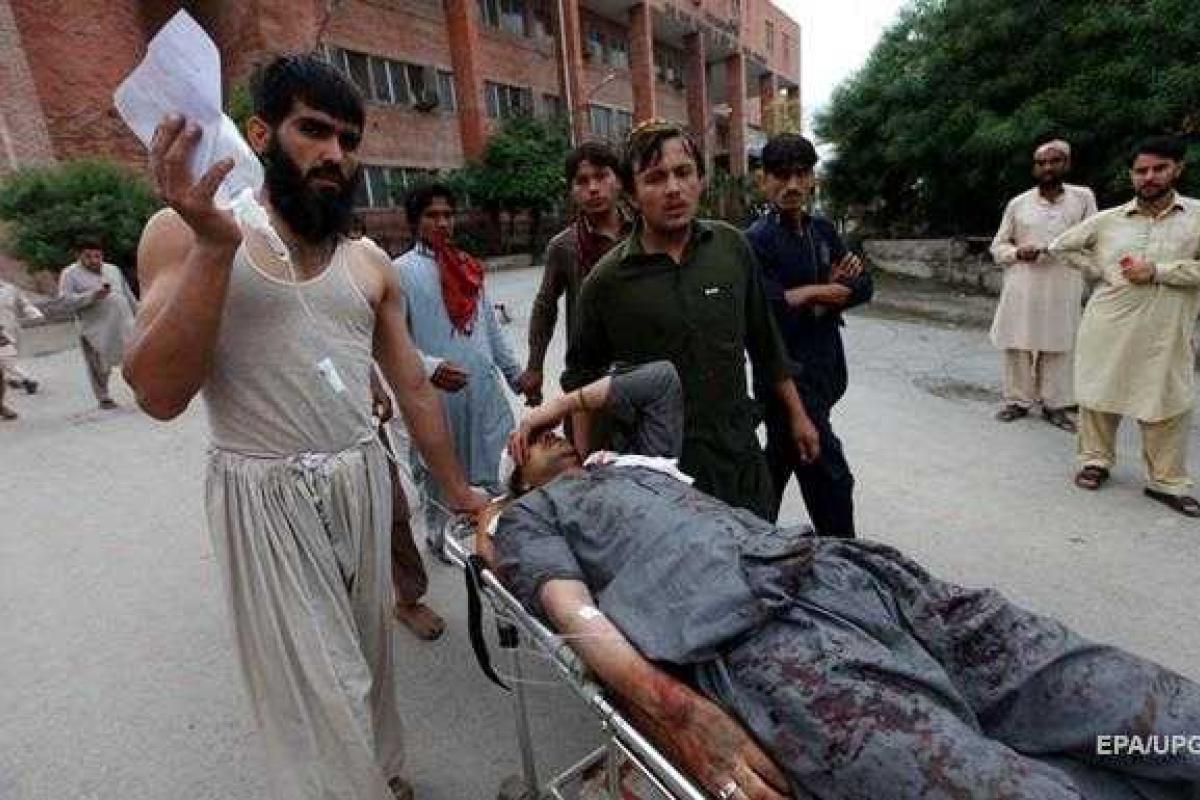 Растет количество жертв мощного землетрясения в Пакистане и Афганистане