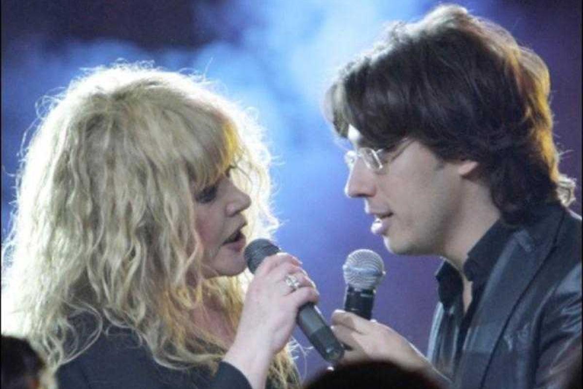 Фанаты в восторге: Пугачева впервые показала лица своих двойняшек Фанаты в восторге: Пугачева впервые показала лица своих двойняшек