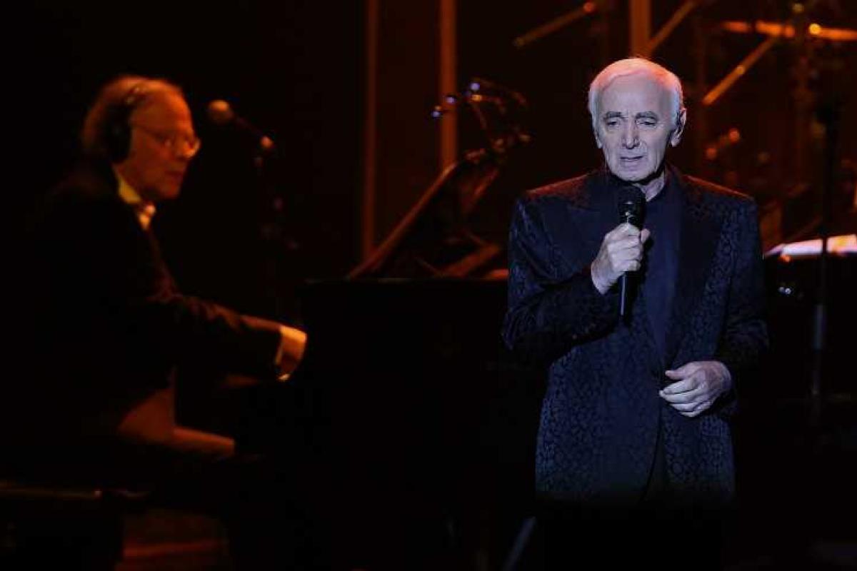 С большим успехом и бурными овациями прошел концерт Шарля Азнавура в Ереване 