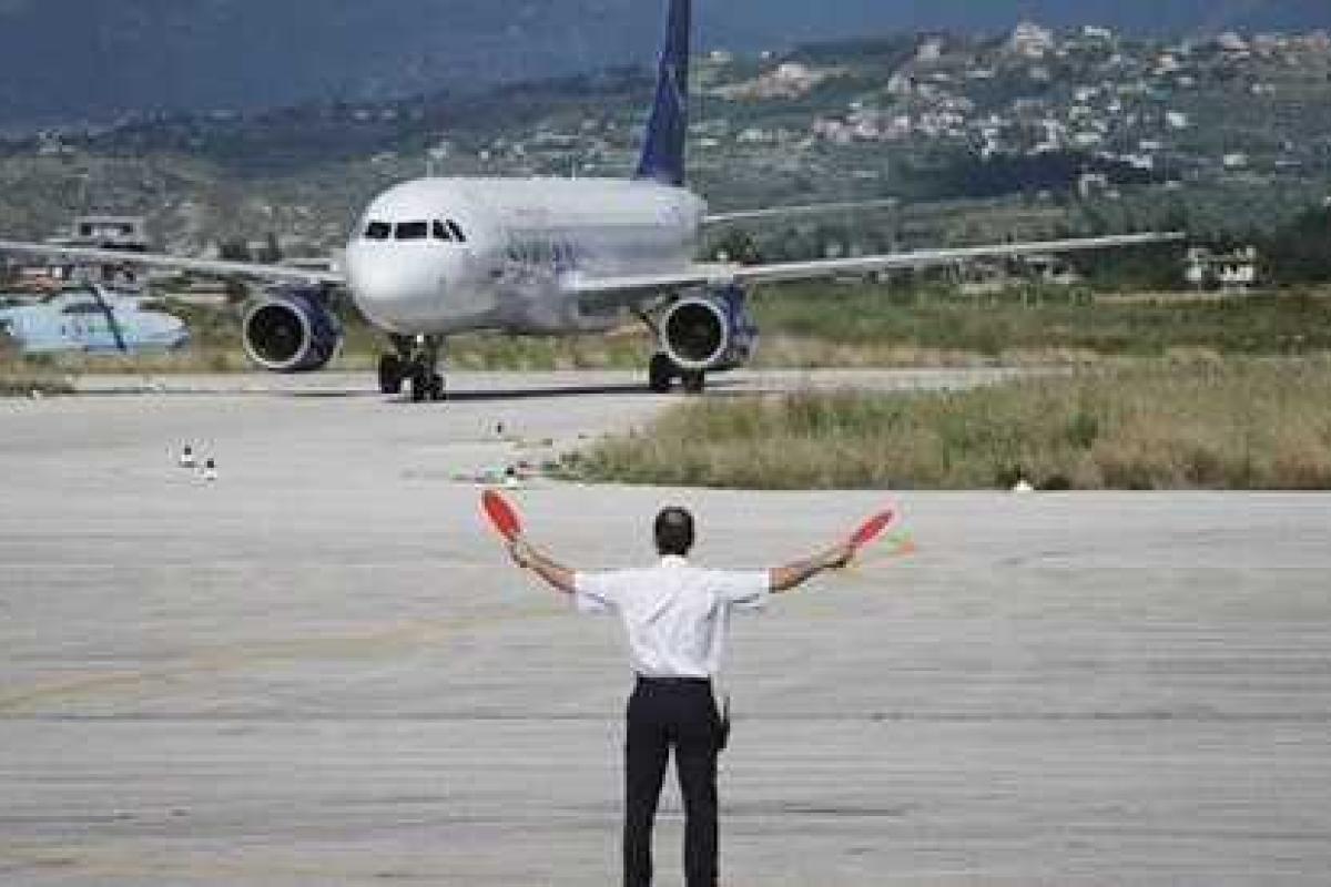 Для поднятия боевого духа на российскую военную базу в Сирии с концертом приехали артисты Для поднятия боевого духа на российскую военную базу в Сирии с концертом приехали артисты