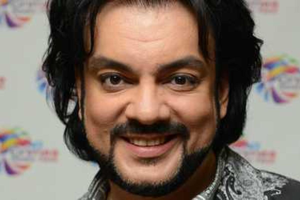 Филипп Киркоров разгуливает по Братску в образе Кота Базилио