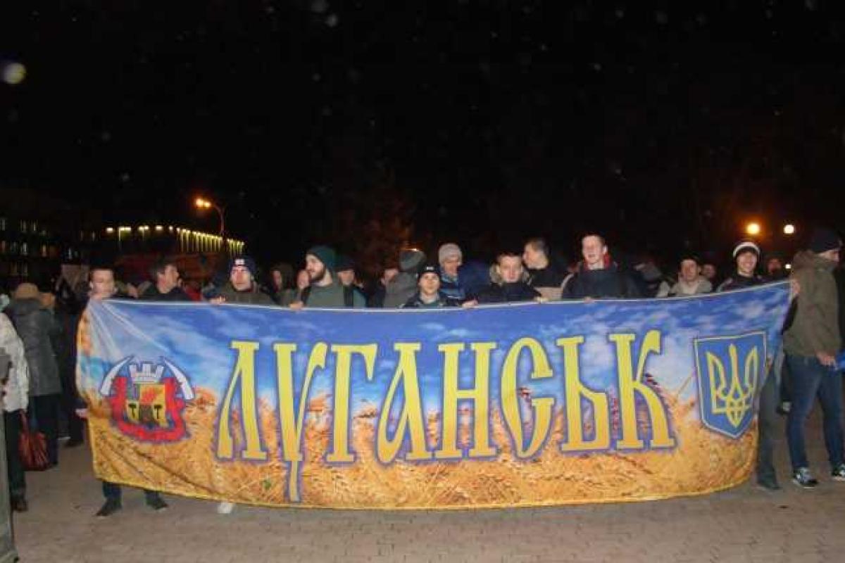 В результате соцопроса оказалось, что около половины жителей Луганска стали патриотами Украины В результате соцопроса оказалось, что около половины жителей Луганска стали патриотами Украины