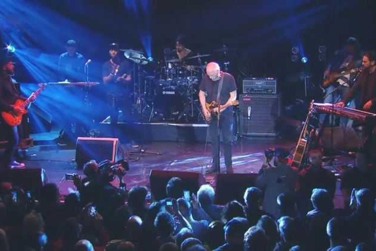 В Лондоне лидер Pink Floyd и "Бумбокс" исполнили песню, посвященную Небесной сотне