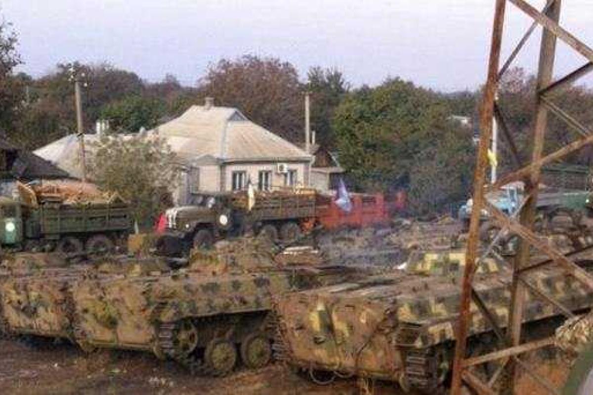 Бойцы батальона "Айдар" возвращаются на передовую Бойцы батальона "Айдар" возвращаются на передовую