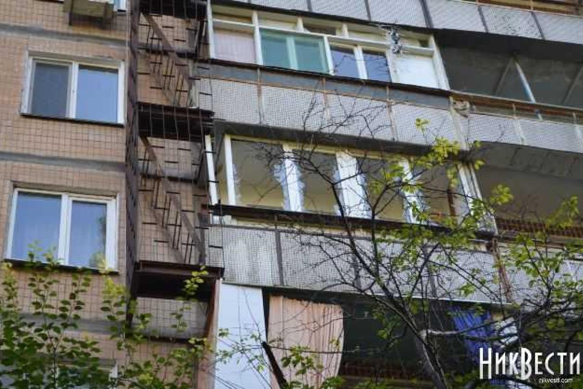 Николаевская многоэтажка содрогнулась от взрыва: в квартире рванула граната, есть раненый