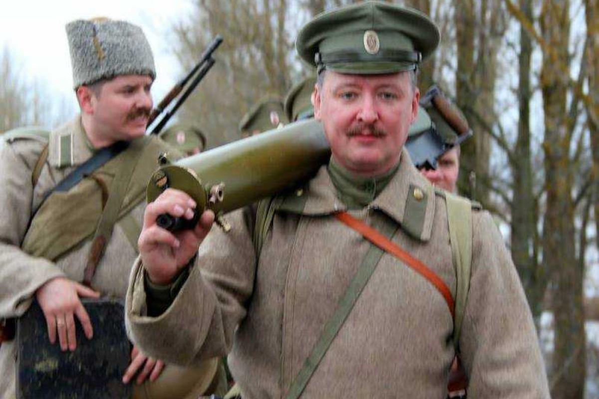 Стрелков, "освобождавший" Донбасс, становится в России изгоем, на которого хотят навесить все "грехи" 