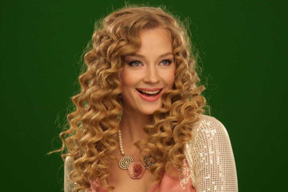 Новый возлюбленный Светланы Ходченковой хочет сделать актрису более женственной