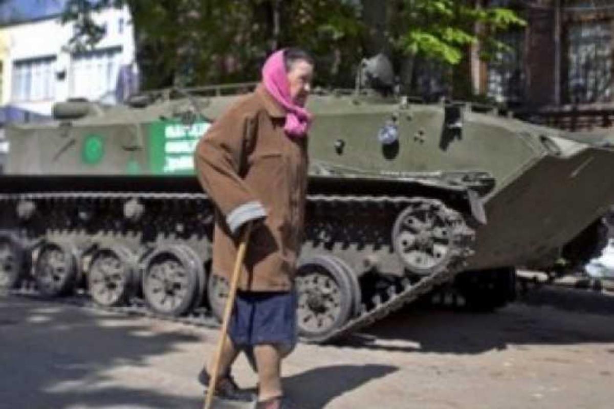 В "ЛНР" пенсионеров обманным путем заставляют "голосовать" за вхождение "республики" в состав РФ