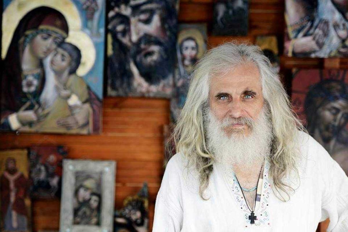 На стенах домов в прифронтовой Авдеевке львовский художник создает иконы На стенах домов в прифронтовой Авдеевке львовский художник создает иконы