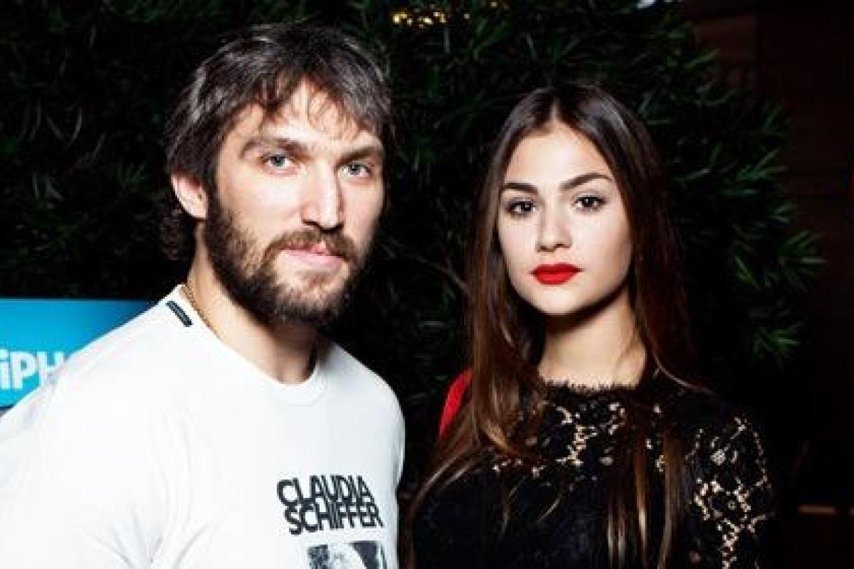 Российский хоккеист Александр Овечкин примерил костюмчик Бэтмена