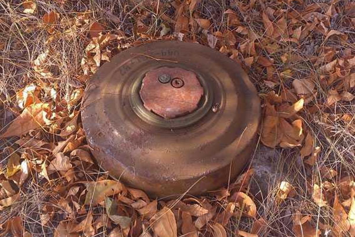 Жителей Дружковки на Донетчине напугала мина, спокойно лежащая на обочине дороги