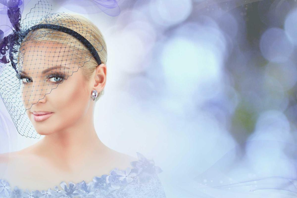 Длинноногая Анастасия Волочкова облачилась в очень короткое платье