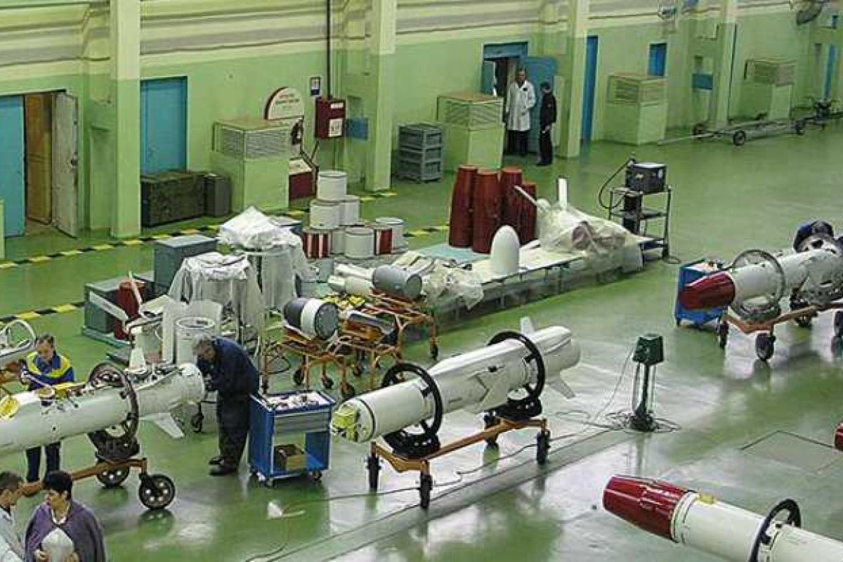 Российские запасы на исходе: ракетоделы перешли на работу в три смены