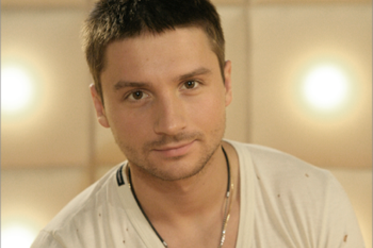 Сергей Лазарев подарил поклонникам селфи с Ани Лорак