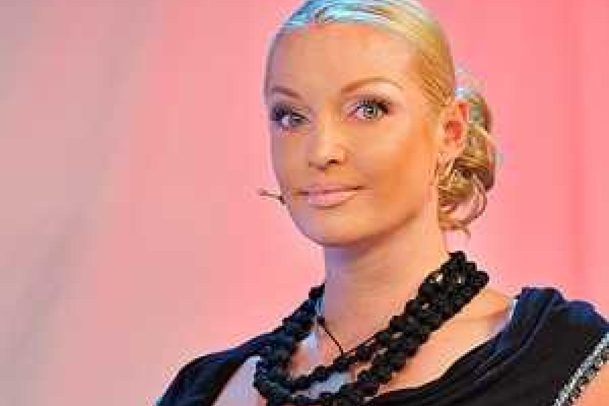 Анастасия Волочкова не хочет быть похожей на родную мать