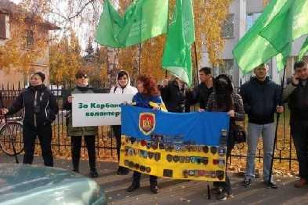 Геннадию Корбану стало плохо во время заседания суда в Чернигове Геннадию Корбану стало плохо во время заседания суда в Чернигове