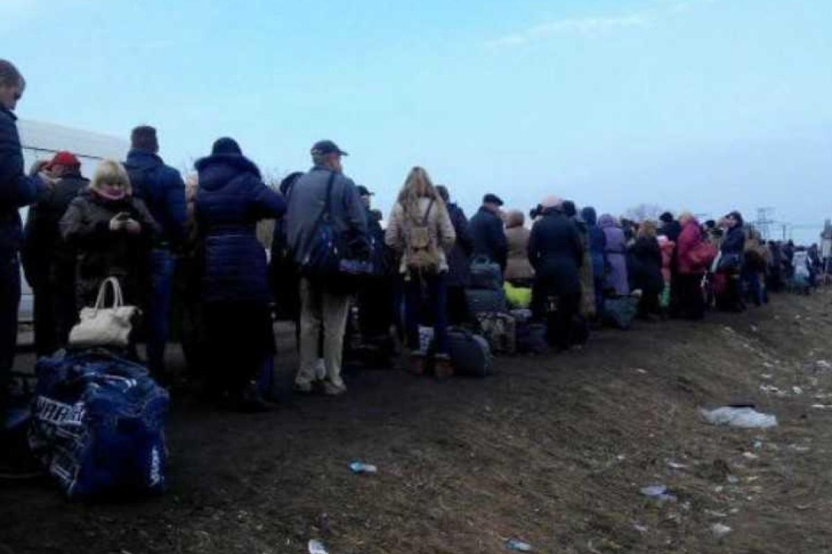 Трагедия на КПВВ "Зайцево": в очереди на пропускном пункте у мужчины остановилось сердце Трагедия на КПВВ "Зайцево": в очереди на пропускном пункте у мужчины остановилось сердце