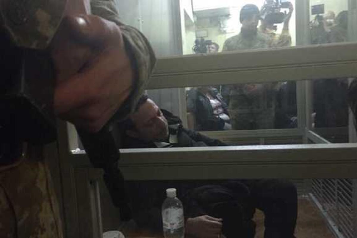 В Чернигове судья отложила заседание суда, Корбана срочно госпитализировали В Чернигове судья отложила заседание суда, Корбана срочно госпитализировали