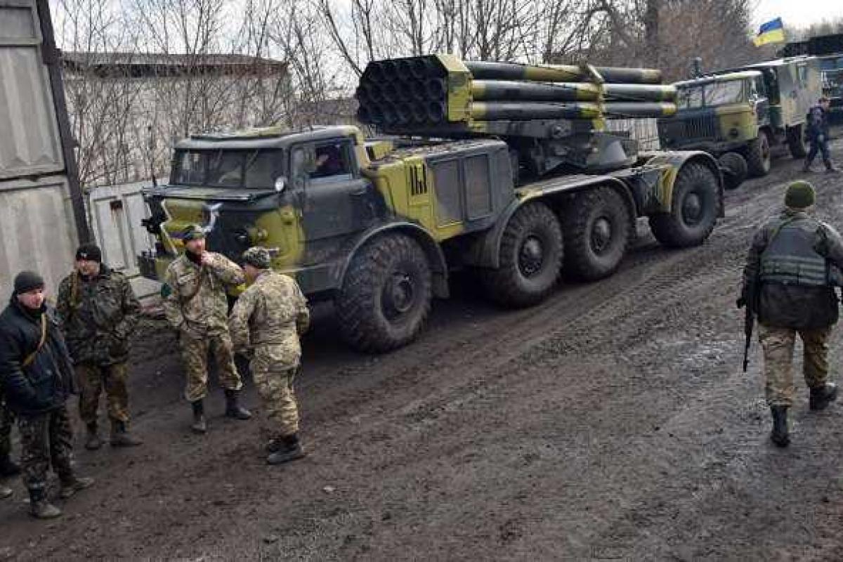 На Луганщине ВСУ и боевики "ЛНР" отвели тяжелое вооружение - СММ ОБСЕ 
