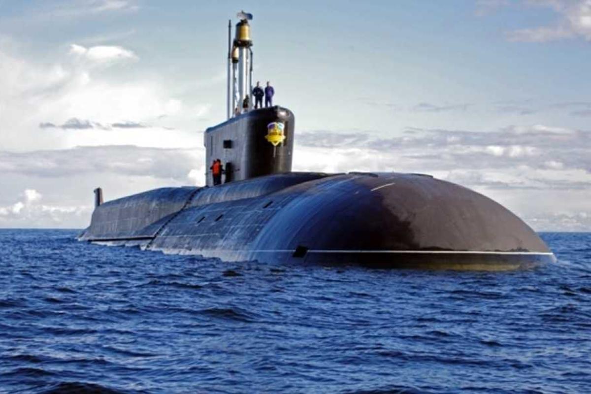 Российская атомная подводная лодка запустила межконтинентальные баллистические ракеты "Булава" Российская атомная подводная лодка запустила межконтинентальные баллистические ракеты "Булава"