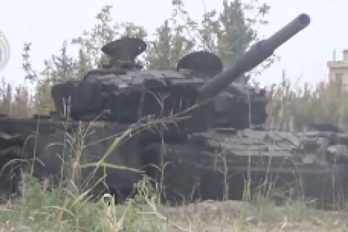В Сирии повстанцы продолжают крушить военную технику армии Асада. Видео