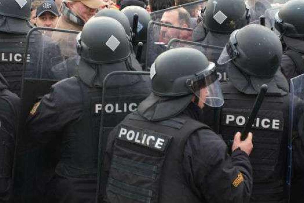 Столкновение между полицией и беженцами произошло на границе Македонии и Греции